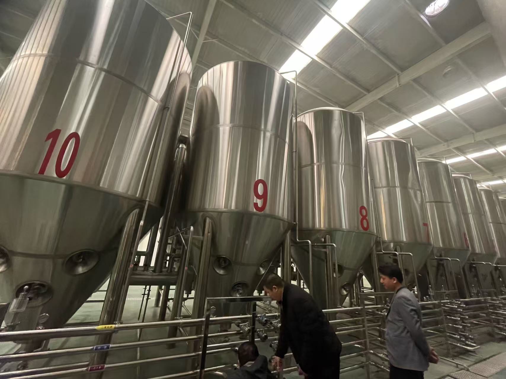 寿宁精酿啤酒设备厂—平面布置、设备设计、制造、调试、培训等一条龙服务